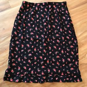 Flower print skirt with slight flare at hem